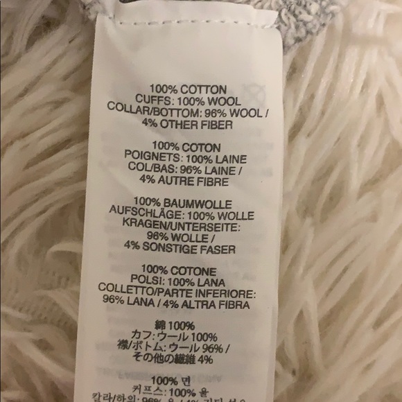 Cute J Crew crewneck cropped sweater! - Picture 4 of 6